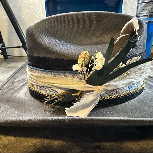 NWT  Custom Yellowstone Cowgirl Hat ! main image 5